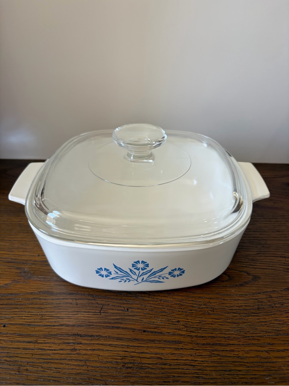 Corningware Vintage Blue/White 2 Quart Casserole Dish with Glass Lid.